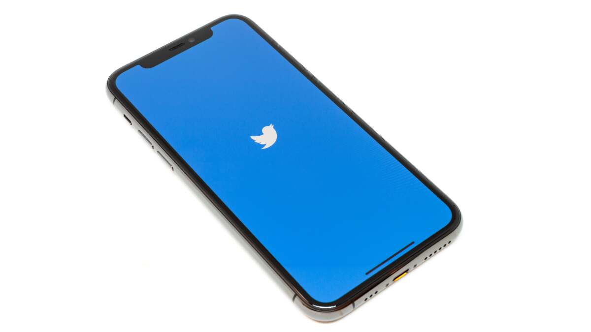 Twitter メッセージで絵文字リアクションを使用する方法