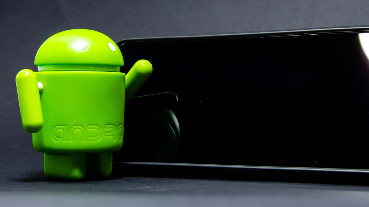 携帯電話に隠れている Android アドウェア アプリを削除します