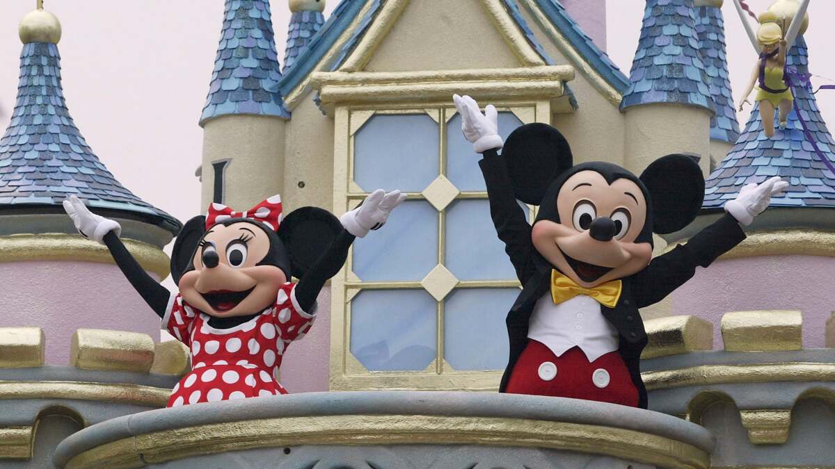 ディズニーキャラクターのサインを集める最良の方法
