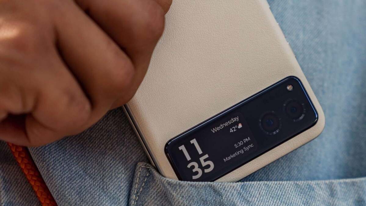 Motorola の新しい Razr は折りたたみ式スマートフォンを最も安く手に入れる方法です