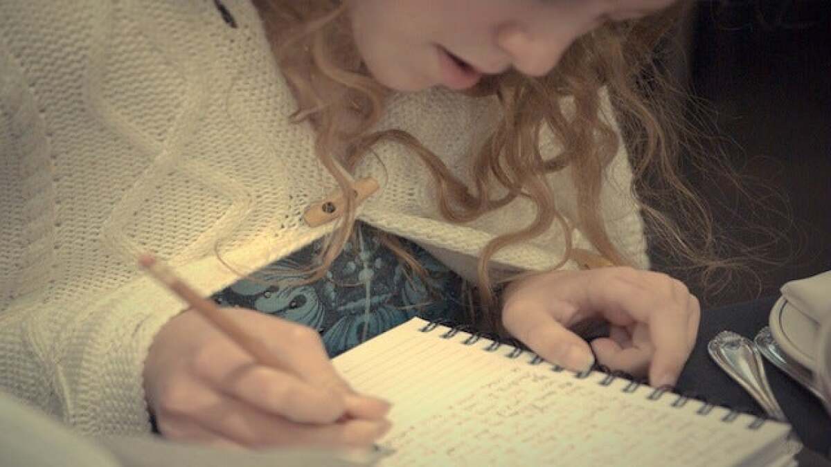 定期的に文章を書くことによる精神的、創造的、感情的な利点を活用する