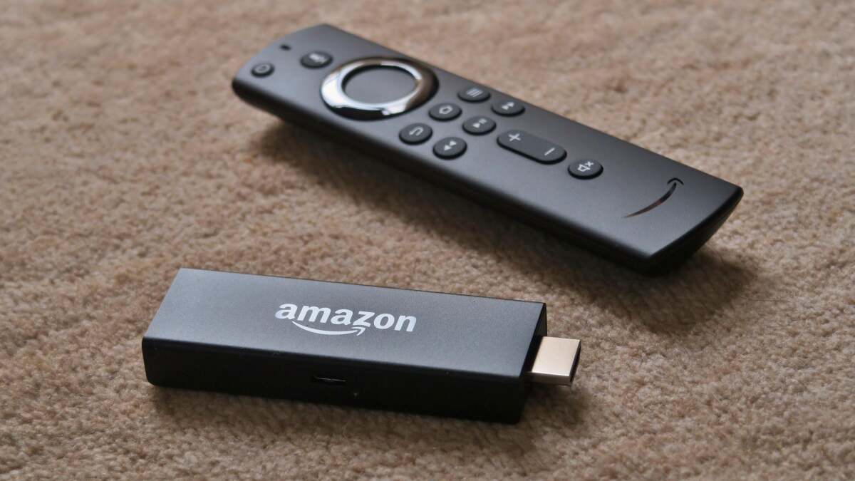 Amazon Fire TV Stick を 57% オフで入手できます (さらに 3 か月分の Apple TV)