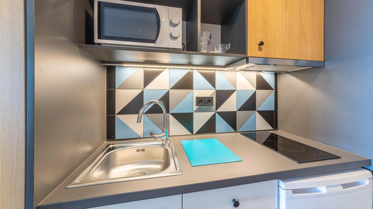 寮の部屋で食べ物を整理する最良の方法