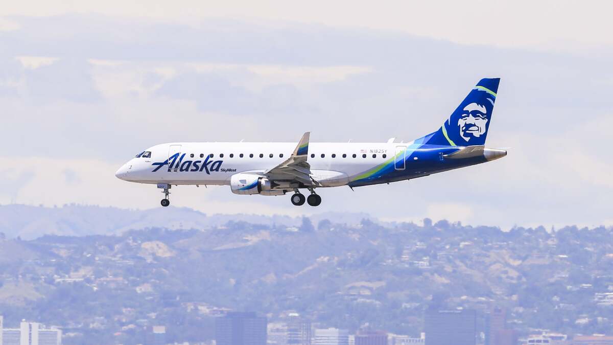 アラスカ航空は本日のフライトで「1 つ購入すると 1 つプレゼント」セールを開催します
