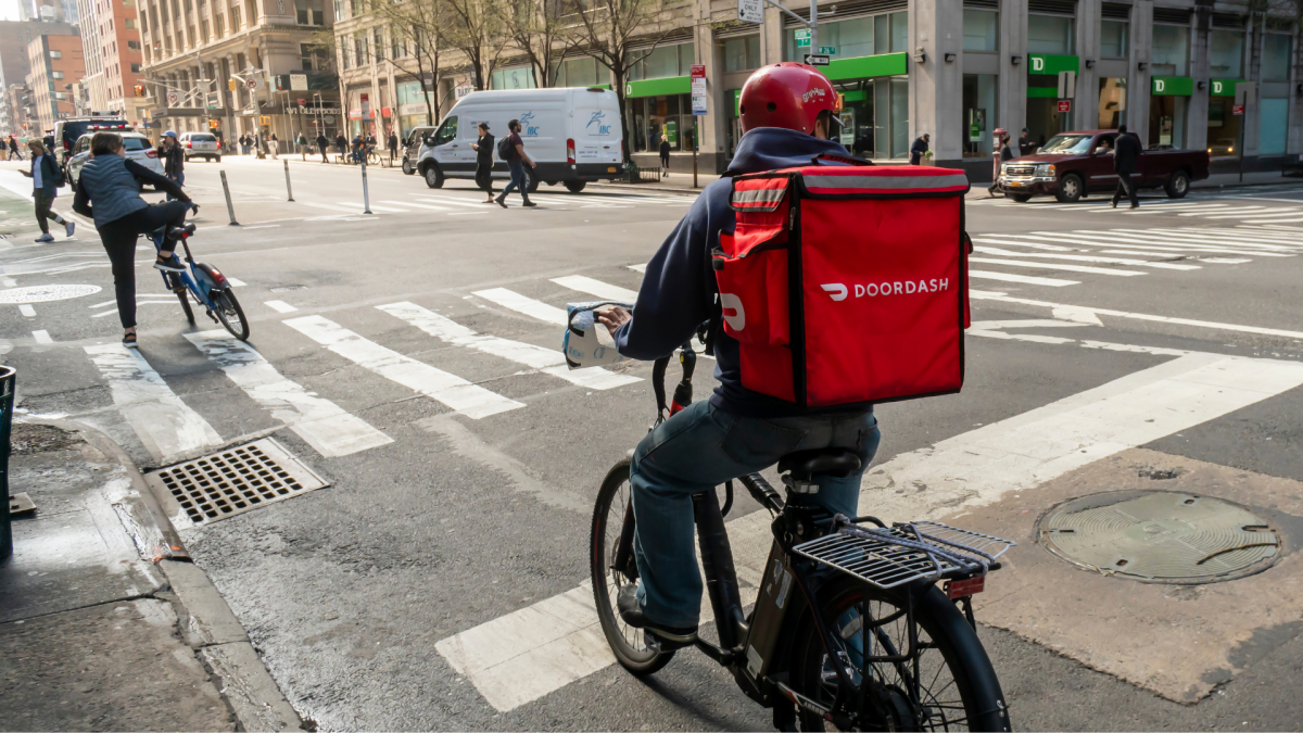 今年のバレンタインデーに DoorDash、Lyft、Uber を当てにしてはいけない理由