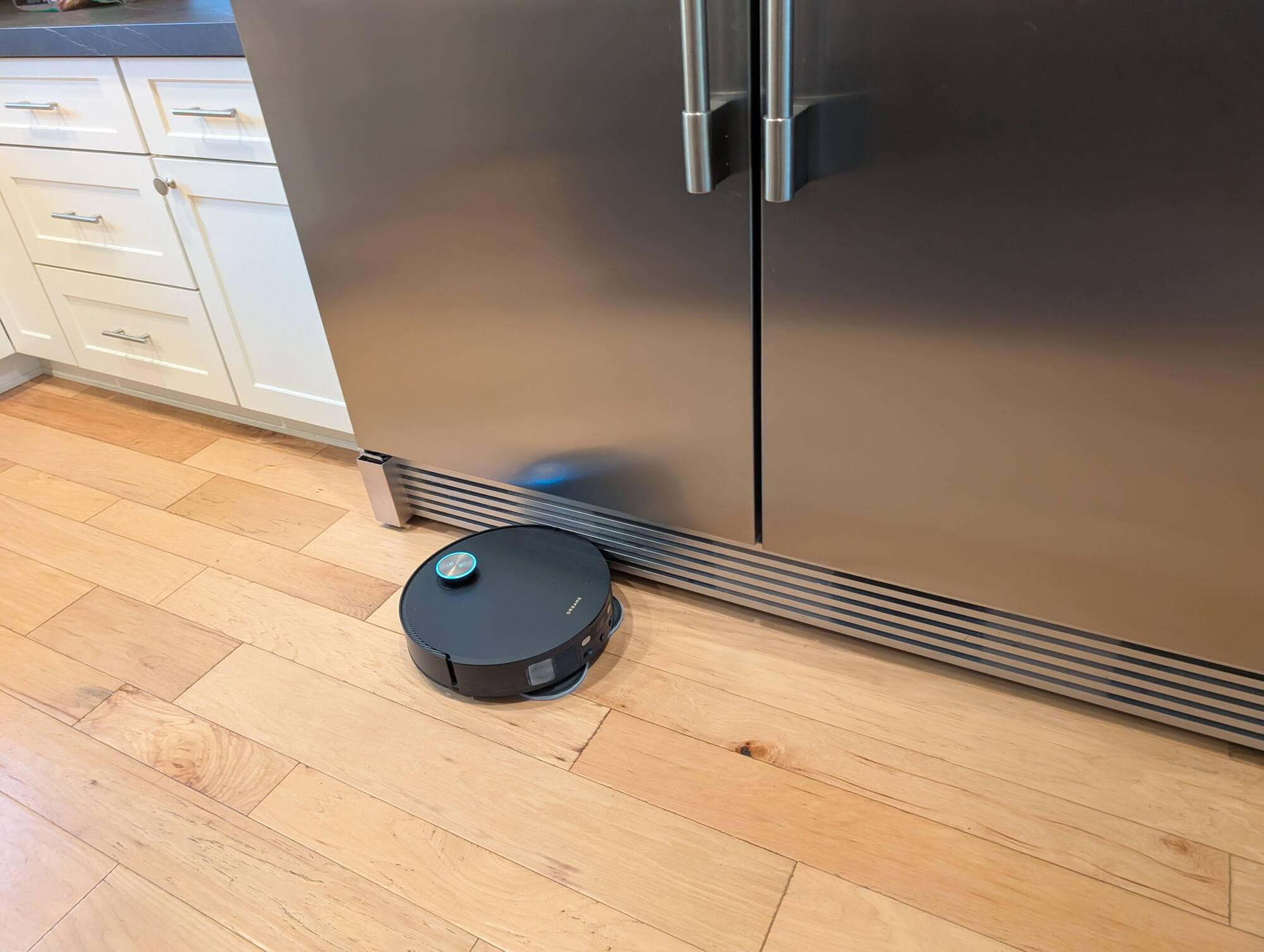 Dreame X50 Ultra getting dirt from under the fridge