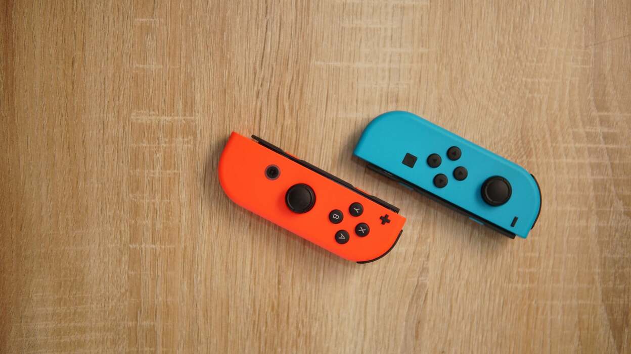 You can play games with Nintendo Switch controllers