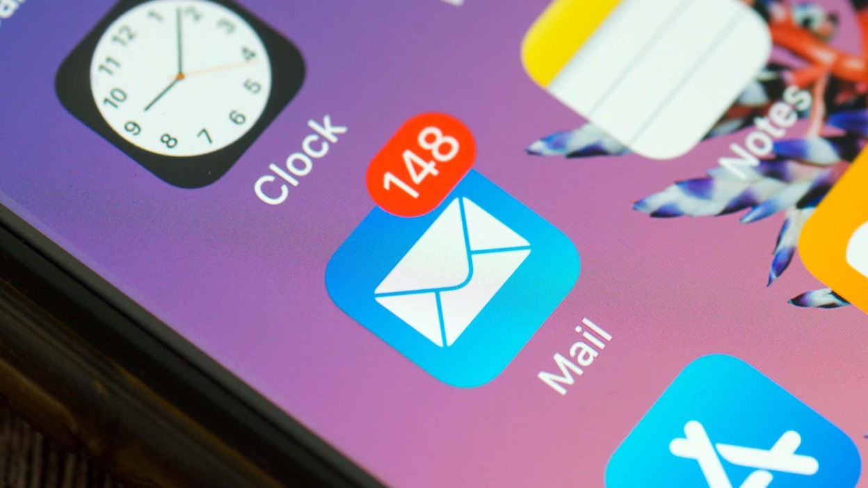 Schedule and undo emails in the Mail app