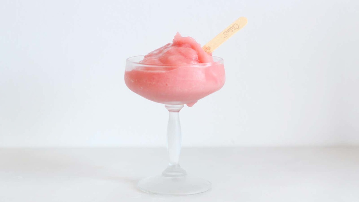 Make frosé with popsicles